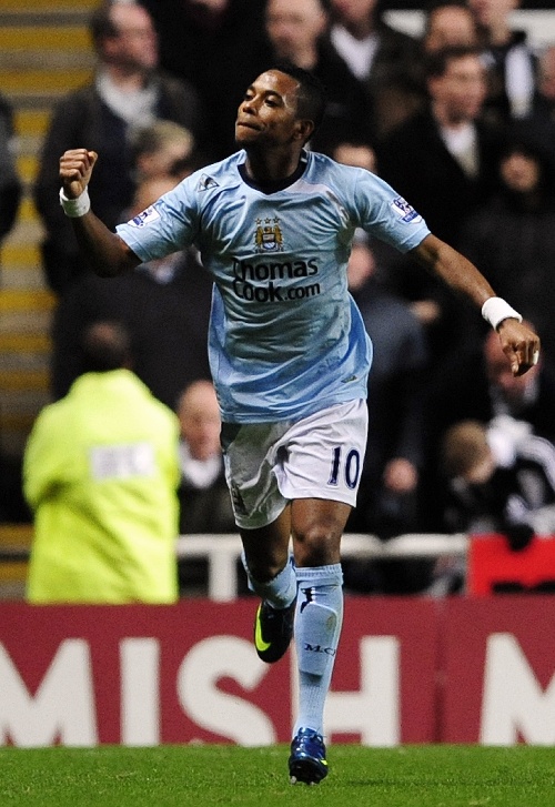 记者：特瓦斯的工资帽规则是13年的，现在25年了，该调整了（记者：特瓦斯的工资帽沿用自2013年，如今已到2025年，是时候更新了）