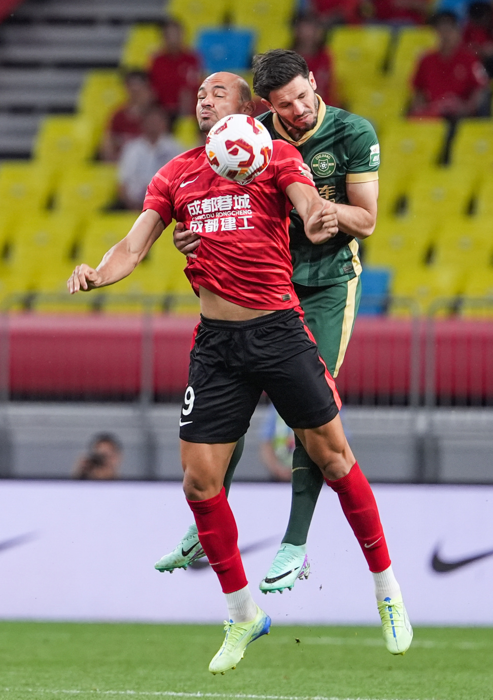 斯基拉：赛季结束合同到期后，本泽马准备离开吉达联合（斯基拉：本泽马将于赛季末合同到期时告别吉达联合）