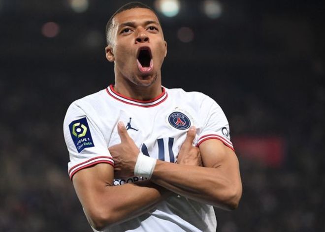 皇马本场25次射门，为本赛季西甲比赛没赢球球队中射门第二多（皇马本场射门25次，排名本季西甲未取胜球队第2多）