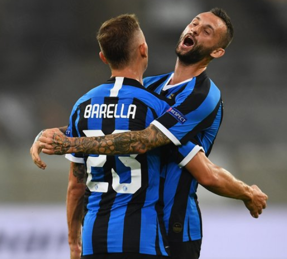 完美表现！哈维·西蒙斯半场传射建功，取得热刺生涯处子球（状态爆棚！哈维·西蒙斯半场一传一射斩获热刺首球）