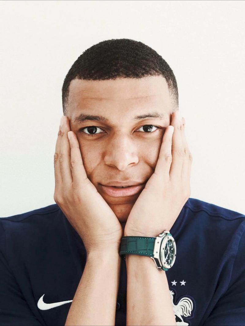 田径项目多项纪录被刷新（田径赛场多项纪录告破）