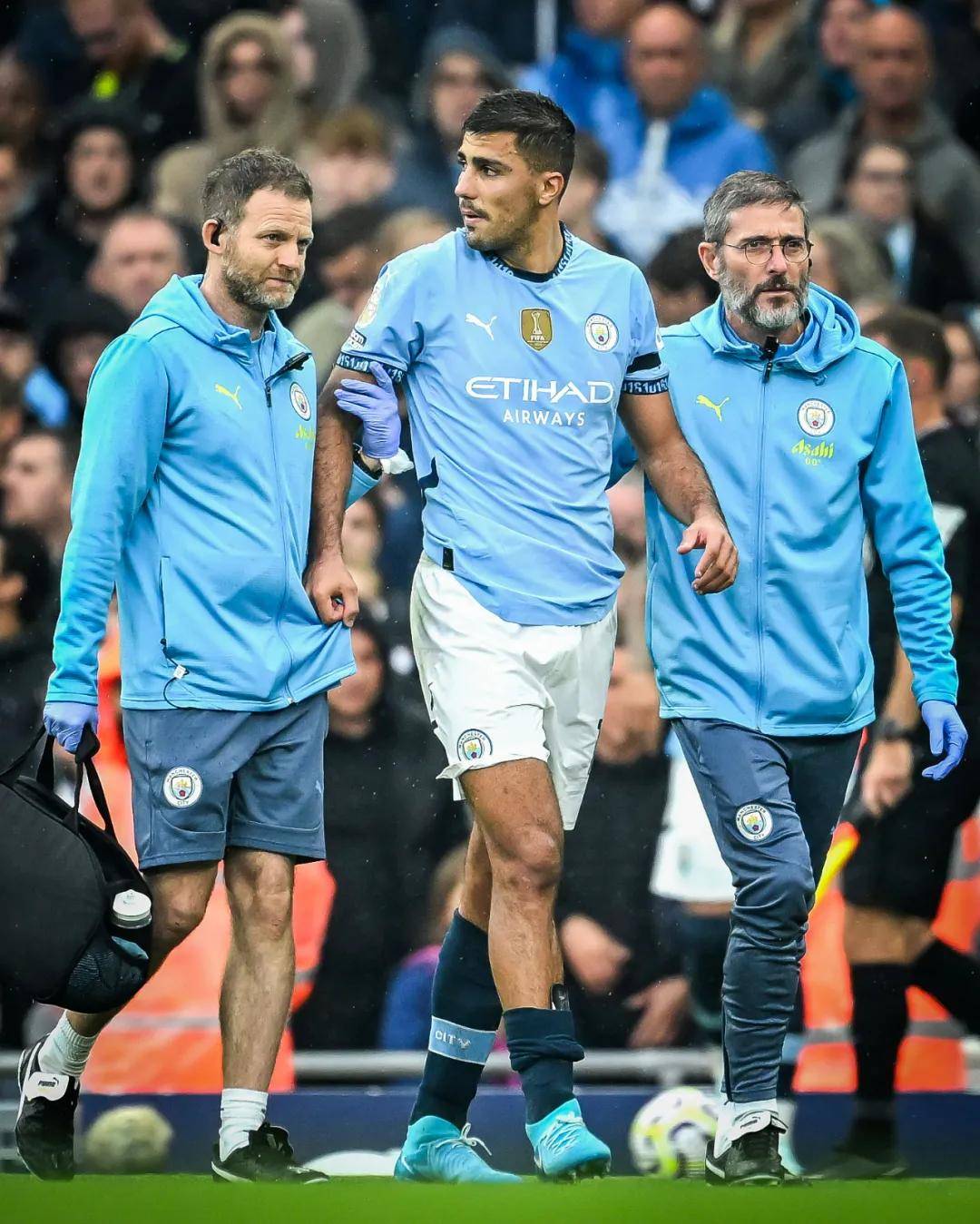 小瓦&贝恩&萨格斯同砍25+，魔术上次有此表现在2019年（小瓦、贝恩、萨格斯齐砍25+，魔术自2019年来首次达成）