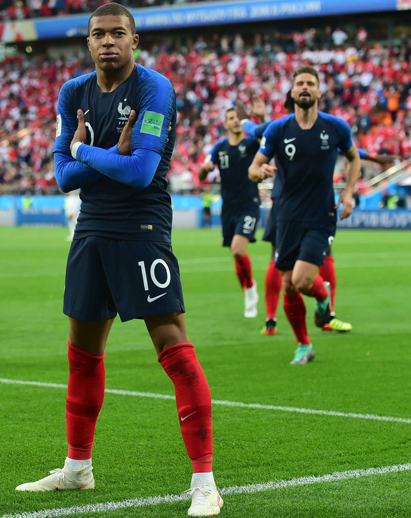 凌空抽射太炸裂了（凌空劲射，炸裂全场）