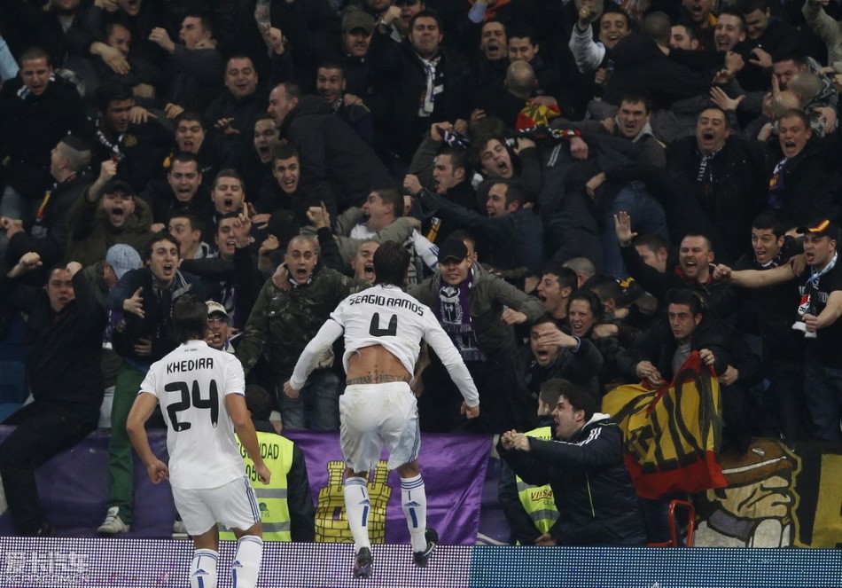 NBA常规赛战报：湖人客场险胜太阳,（NBA常规赛：湖人客场惊险击败太阳）