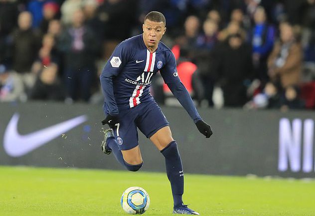 全市场：时隔半年后那不勒斯再次关注加纳乔，愿报价4500万欧（全市场：那不勒斯半年后重启追逐加纳乔，拟开出4500万欧报价）