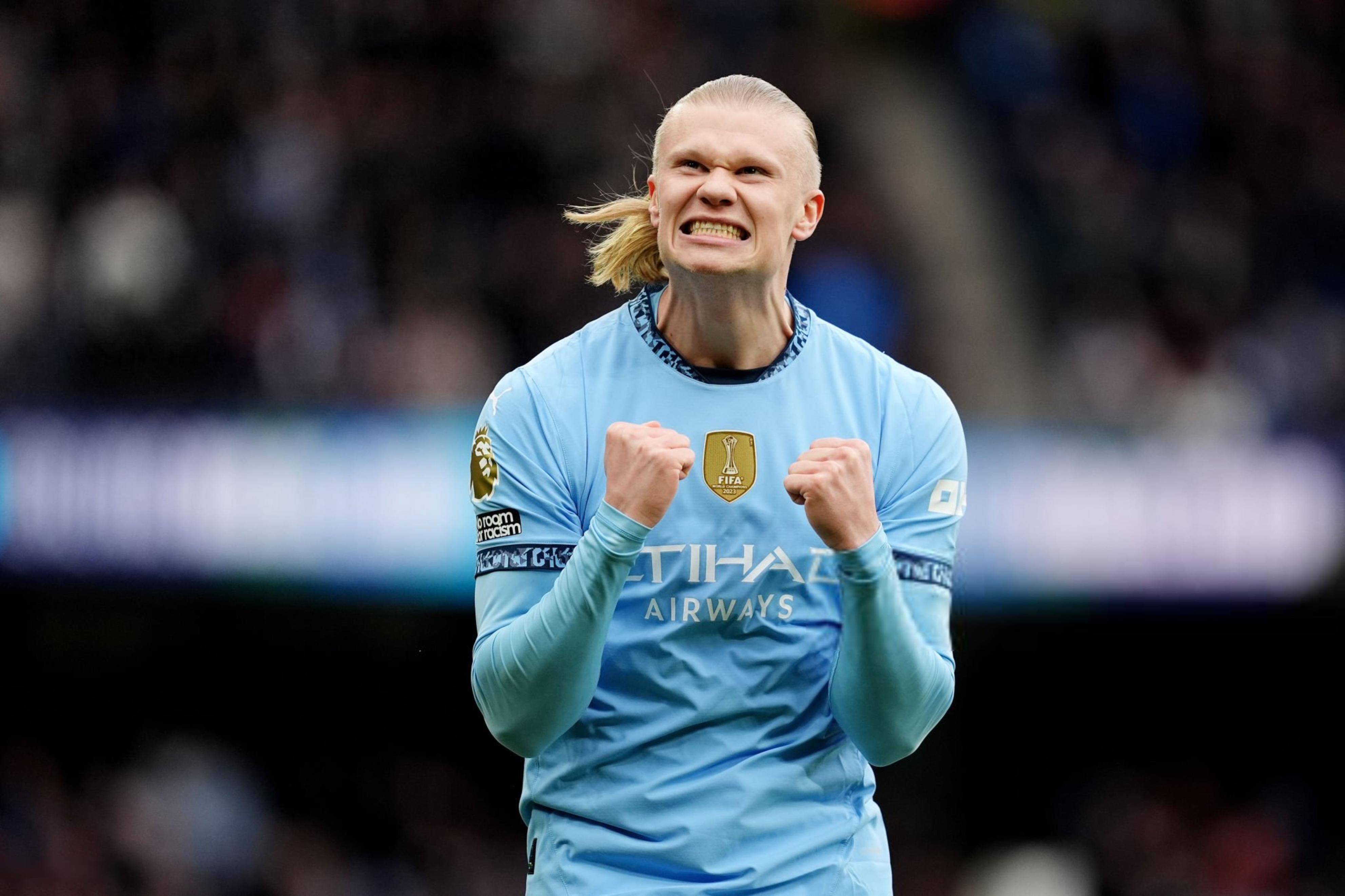 法比奥庆祝足协杯夺冠：将永远存在的时刻，一切荣耀归于上帝（法比奥庆祝足协杯称王：这一刻将被铭记，所有荣耀献给上帝）