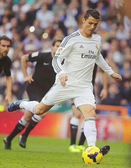 法新社：追讨5500万欧，姆巴佩将在明天与大巴黎对薄公堂（法新社：为索回5500万欧，姆巴佩明日将与巴黎圣日耳曼对簿公堂）